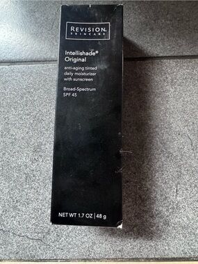 Revision Skincare Intellishade Original SPF 45 Tinted Moisturizer - Black